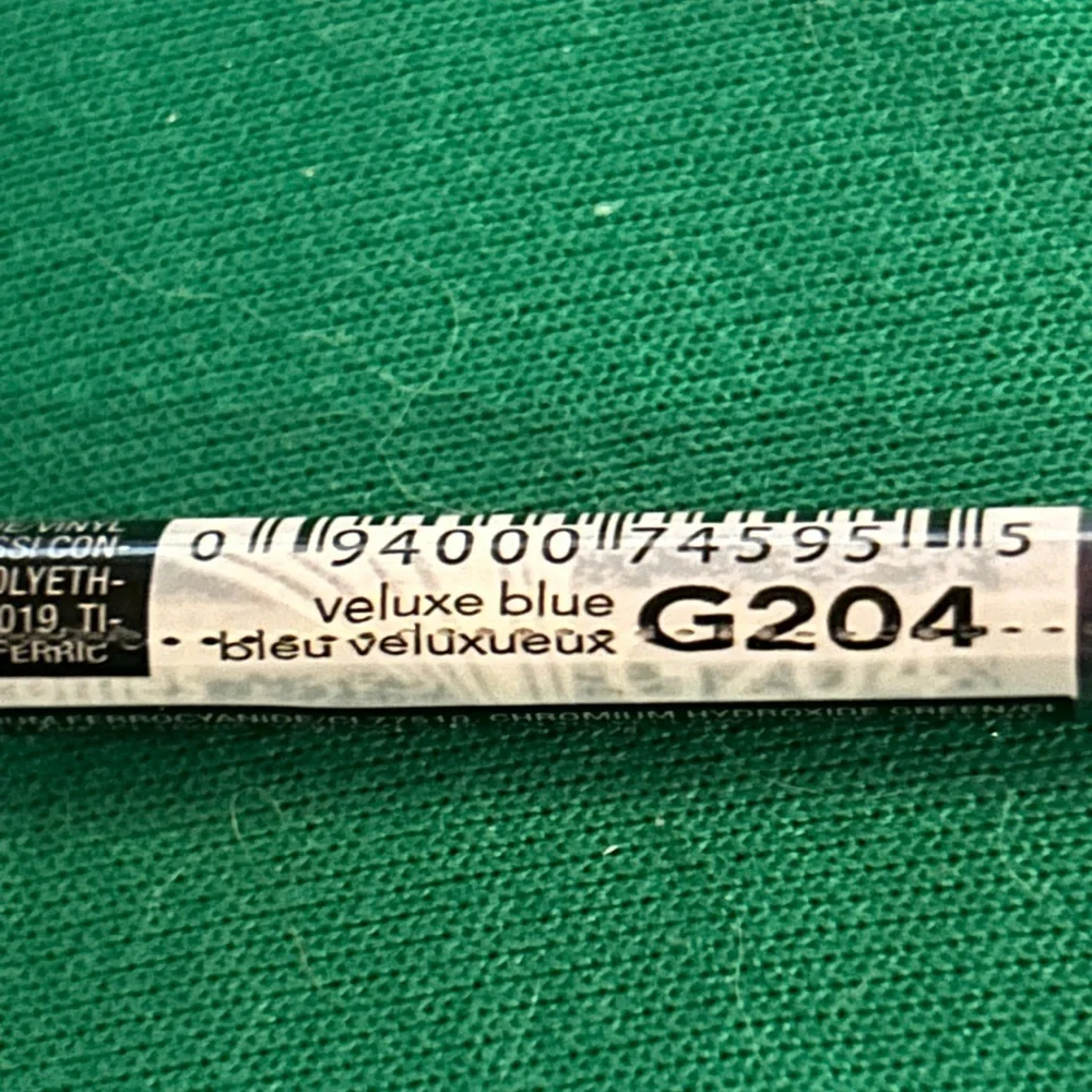 Avon Glimmersticks Chromes Eyeliner. Veluxe Blue